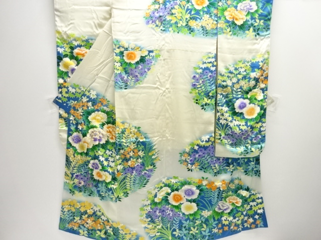 アンティーク　草花模様刺繍振袖